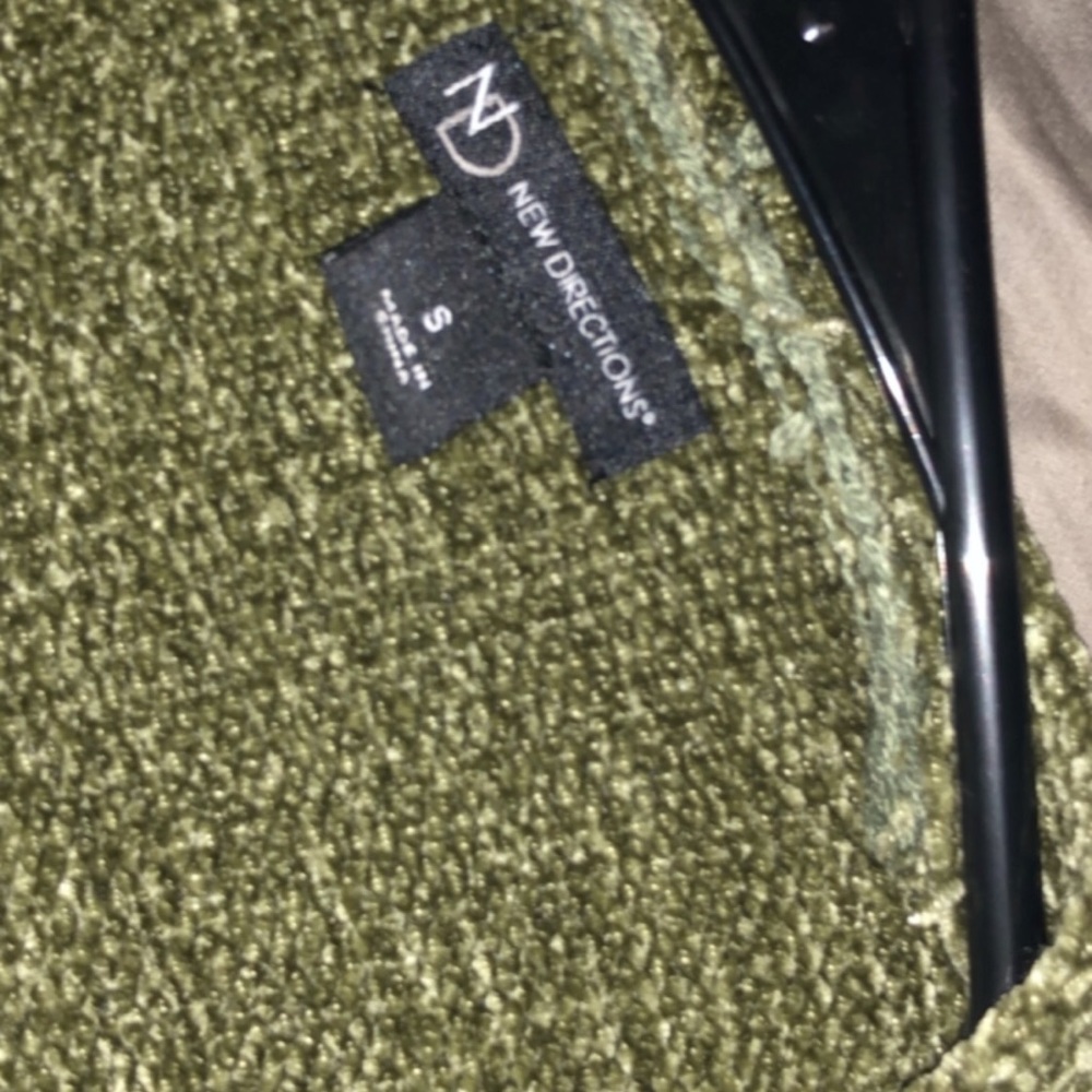 Cardigan - Picture 2 of 4